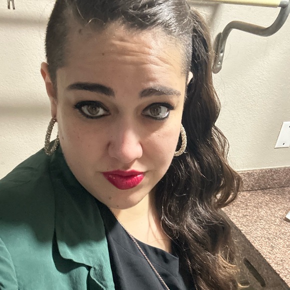 Meet your Posher, Feliza - Picture 1 of 2